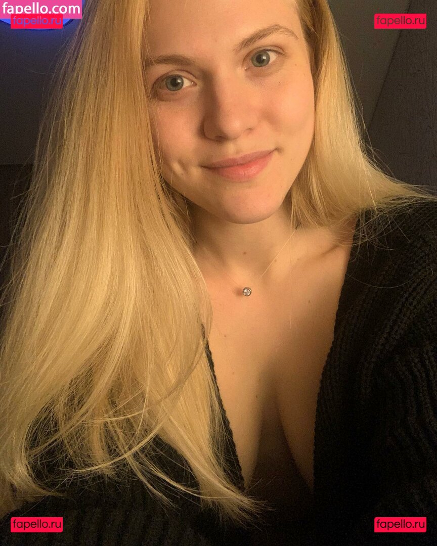 kriss_ylovely / krissy / krissylynn Onlyfans Photo Gallery 