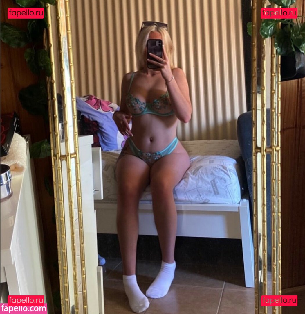 Baby_v96 / Chloe Veronique / veroniquemainxx Onlyfans Photo Gallery 