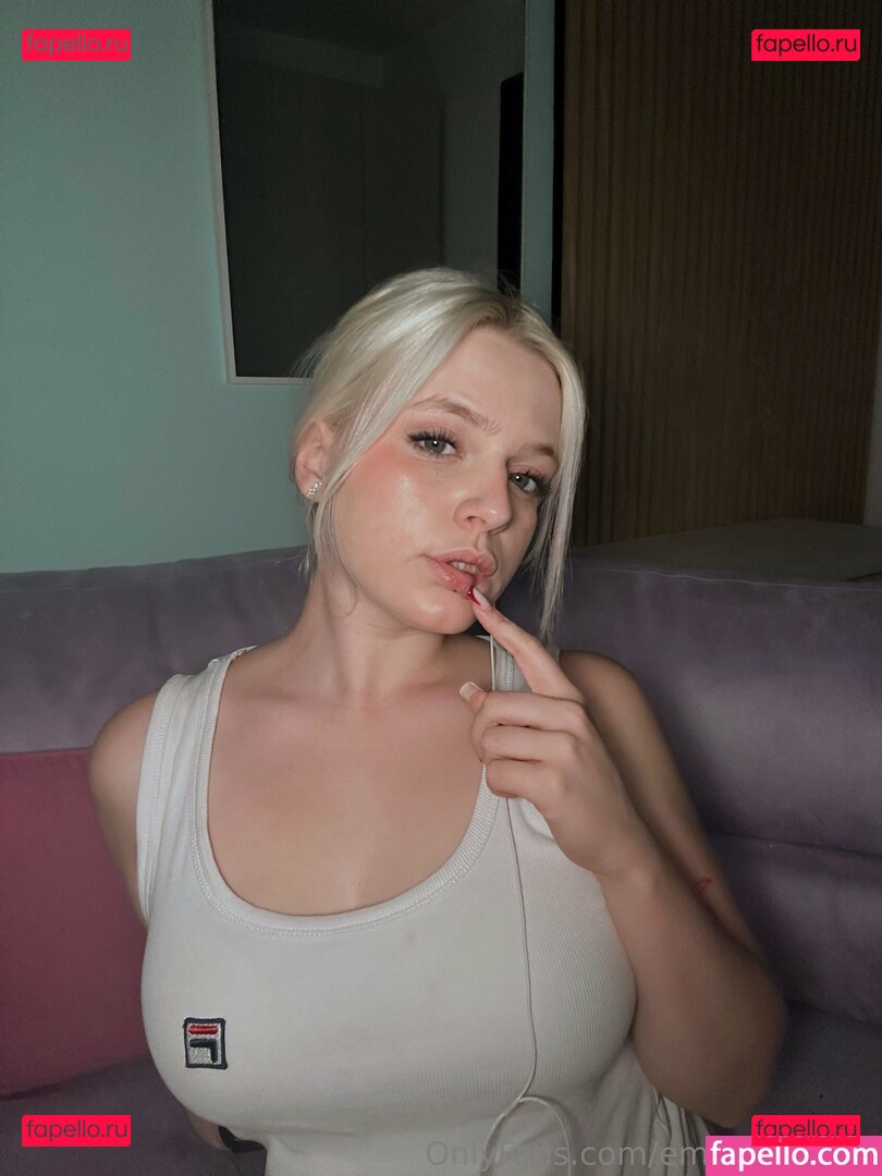 emily.schwarz Onlyfans Photo Gallery 