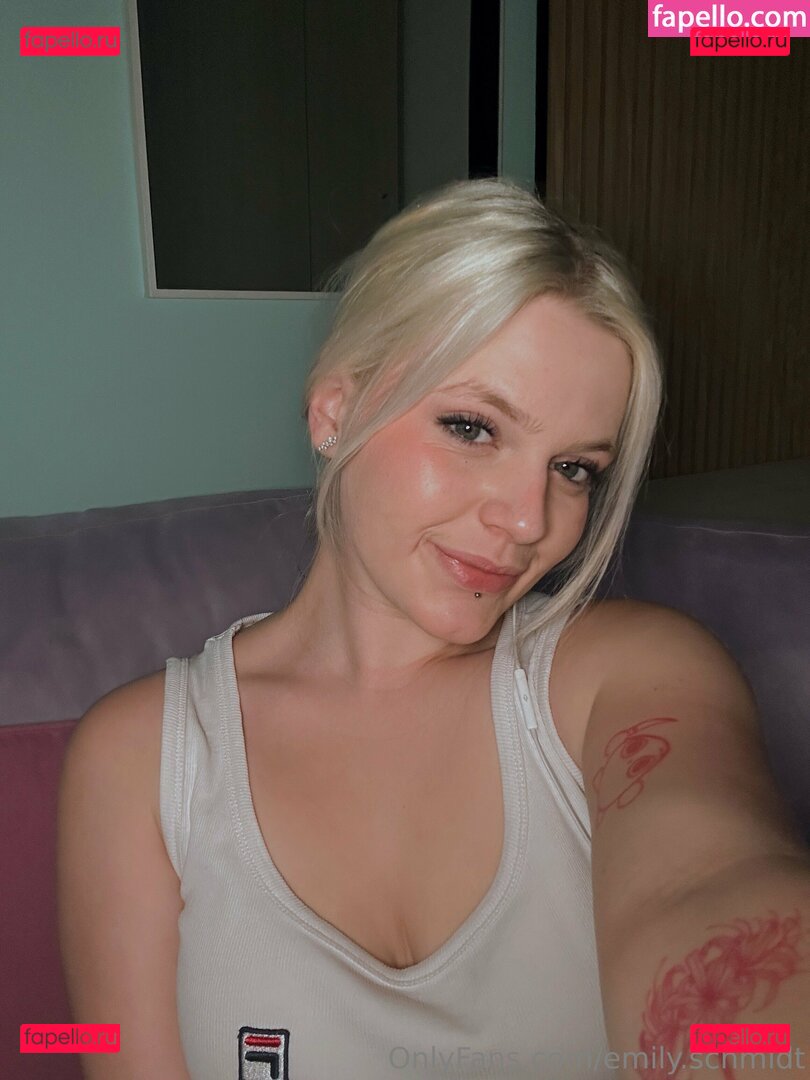 emily.schwarz Onlyfans Photo Gallery 