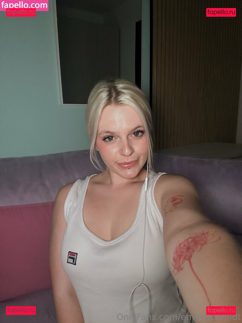 emily.schwarz Onlyfans Photo Gallery 