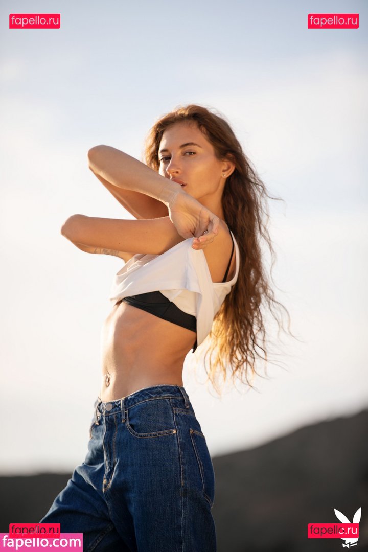 Taya Vais / pourpourcat / taya_vais Onlyfans Photo Gallery 