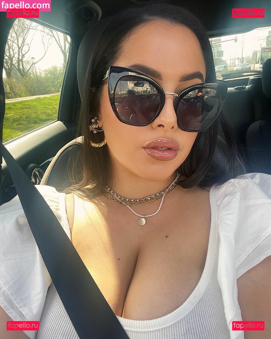 Zina Hadid / moroccanzina_ / therealzinax / zina_hadid / zinahadid Onlyfans Photo Gallery 