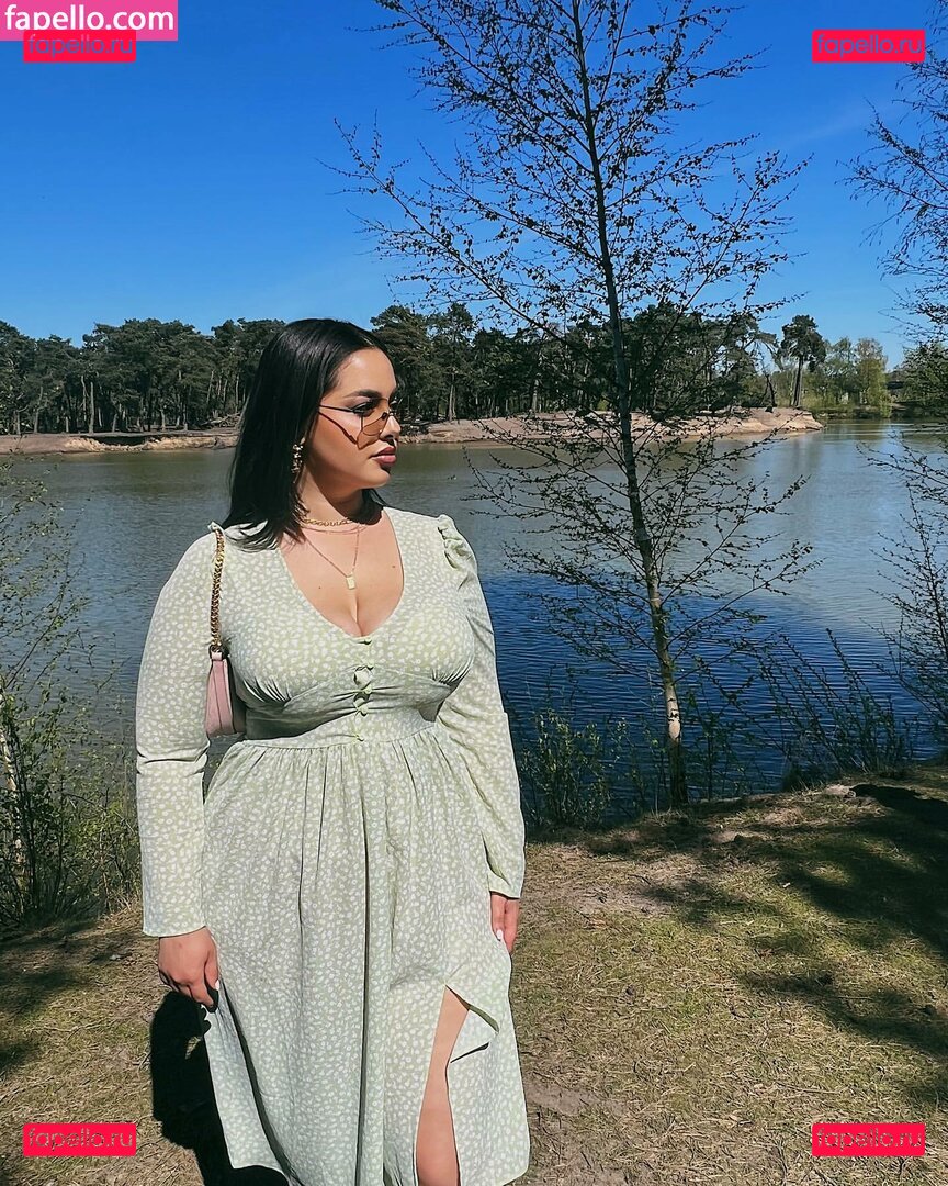 Zina Hadid / moroccanzina_ / therealzinax / zina_hadid / zinahadid Onlyfans Photo Gallery 