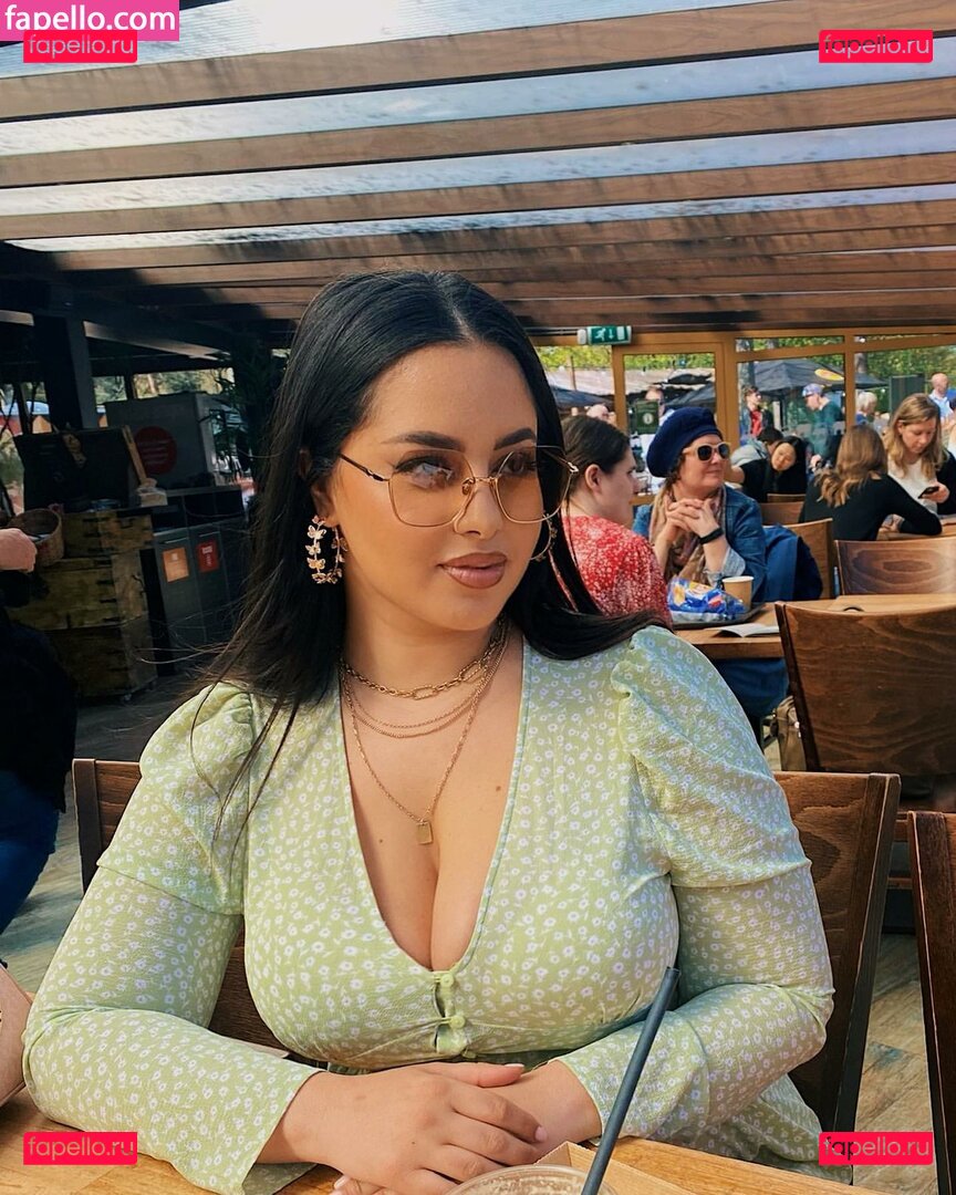 Zina Hadid / moroccanzina_ / therealzinax / zina_hadid / zinahadid Onlyfans Photo Gallery 