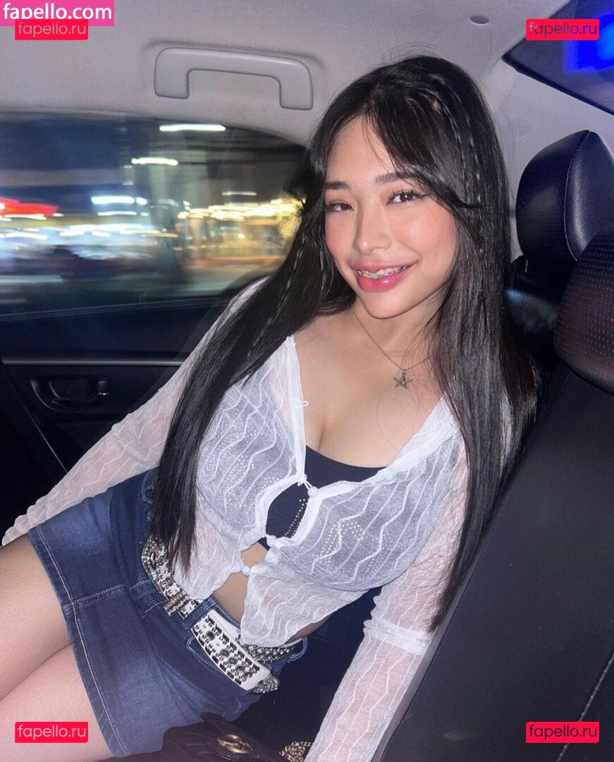 emme / emmeback / emmepnp / rainbowenergybar Onlyfans Photo Gallery 