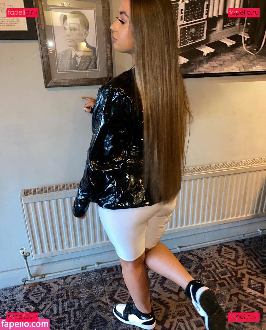 Caitlin G / caitlinvip / realmsofmymind Onlyfans Photo Gallery 