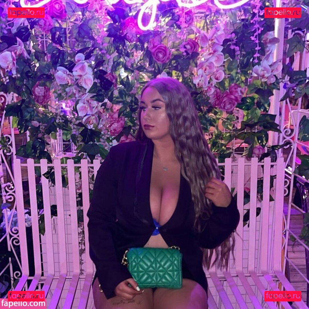 Caitlin G / caitlinvip / realmsofmymind Onlyfans Photo Gallery 