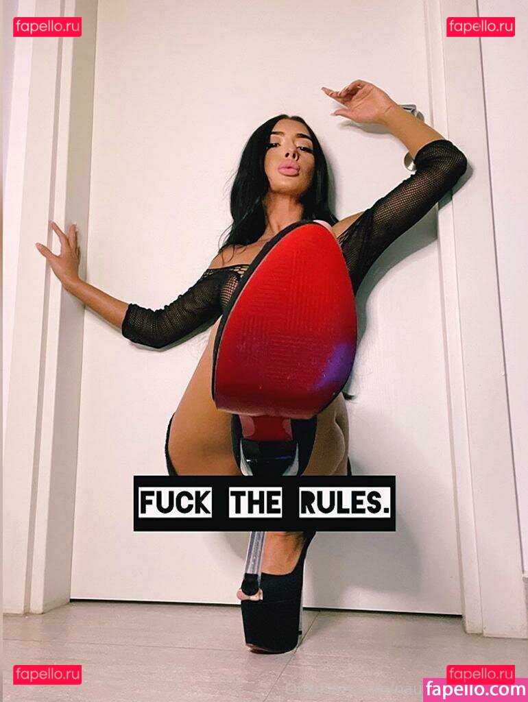 glitterparis / luxeparisfree Onlyfans Photo Gallery 