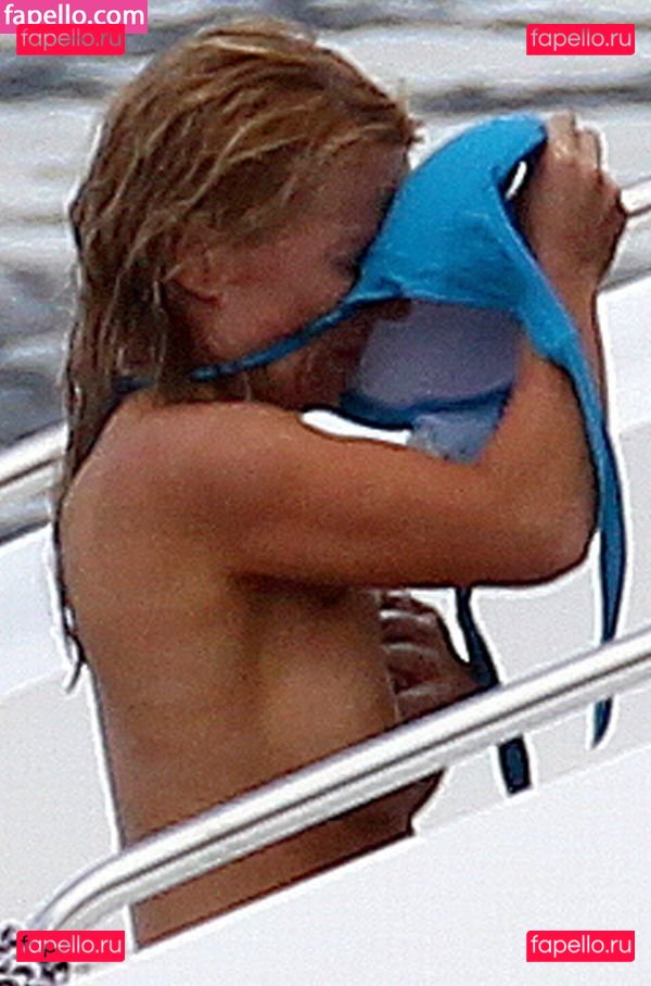 Geri Halliwell / GeriHalliwell / therealgerihalliwell Onlyfans Photo Gallery 