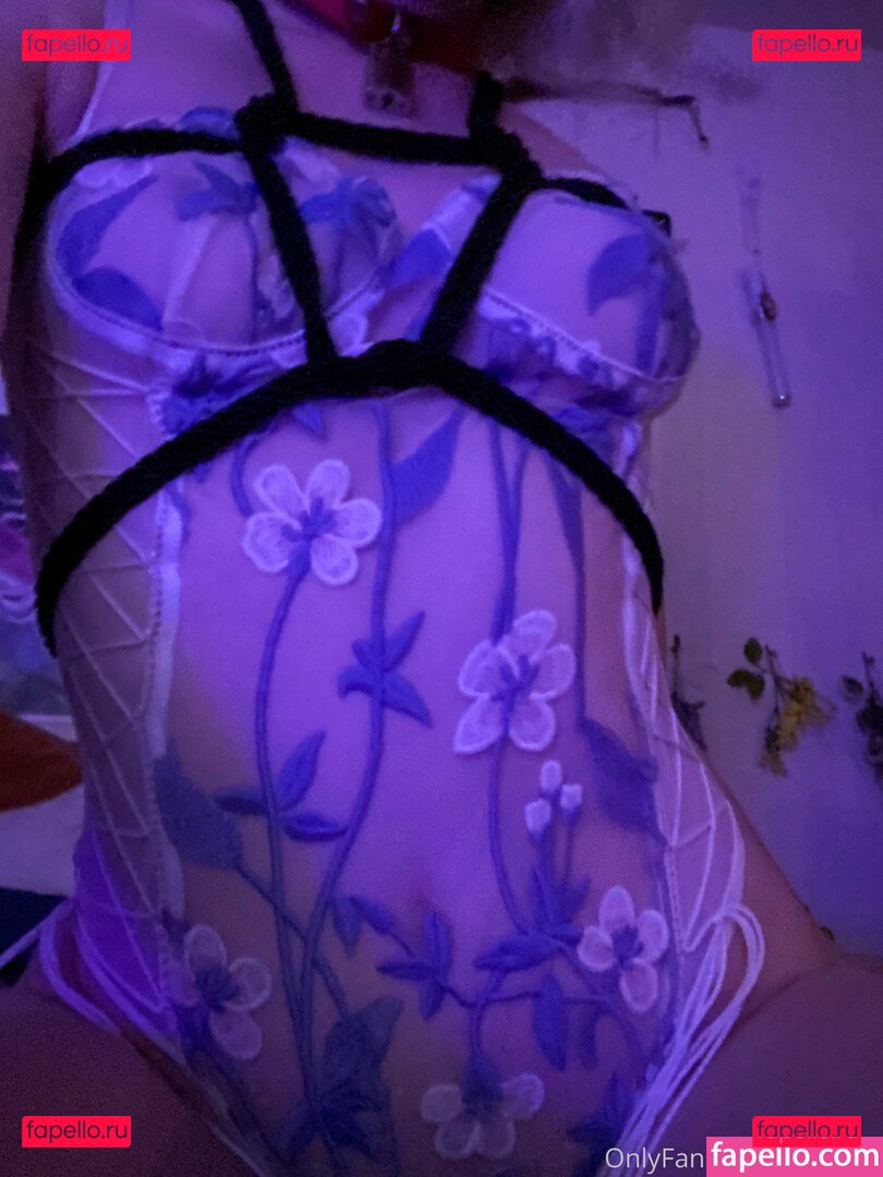 elle.chu / ellechu11 / many_rats_in_a_coat Onlyfans Photo Gallery 