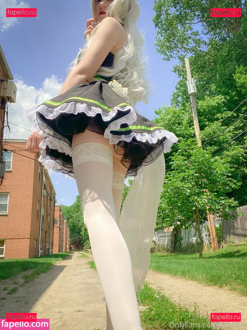 elle.chu / ellechu11 / many_rats_in_a_coat Onlyfans Photo Gallery 