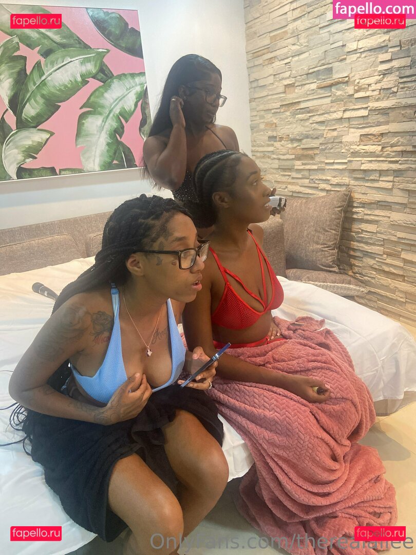 therealaliee / therealalilee Onlyfans Photo Gallery 