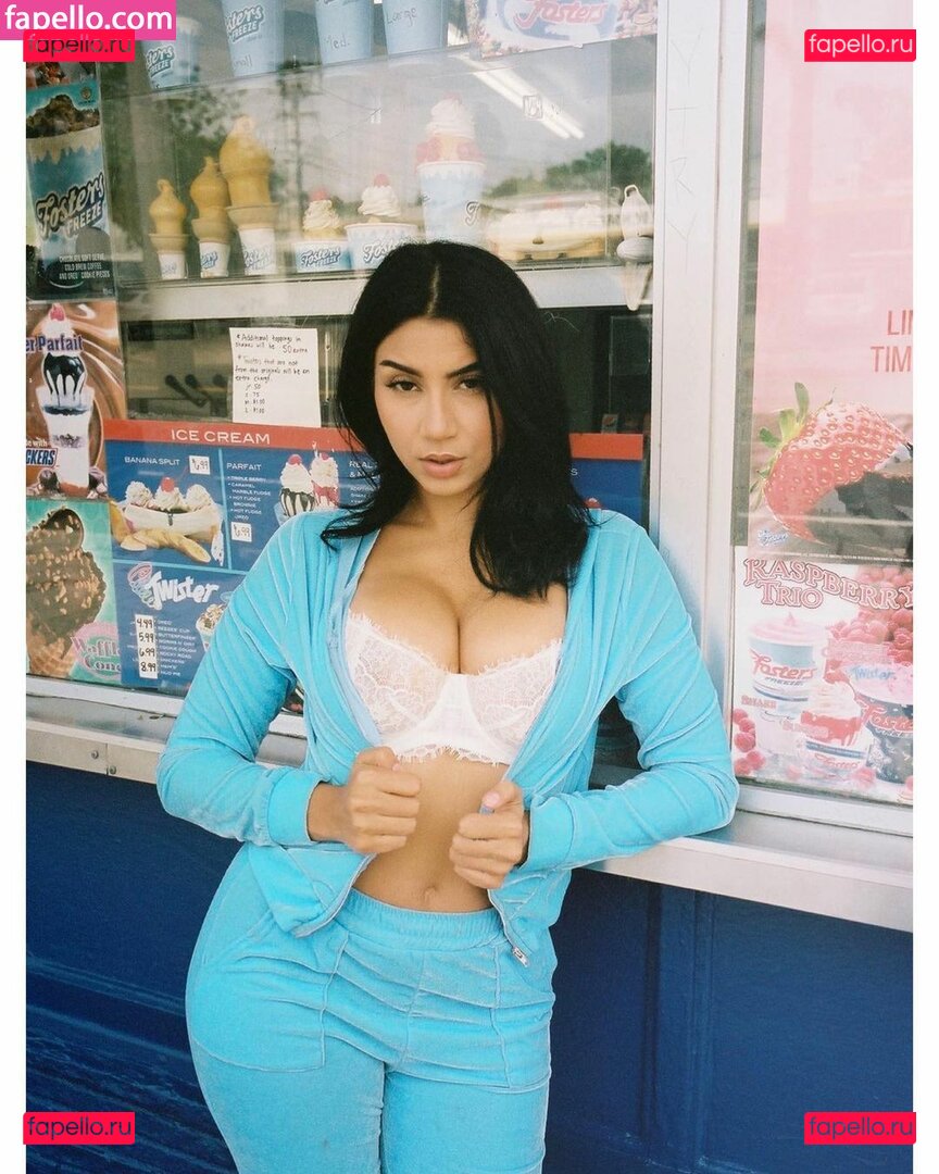 Roxiesin / UrArabGf / peachescheeks / roxiesinner / roxiesinnerlive Onlyfans Photo Gallery 