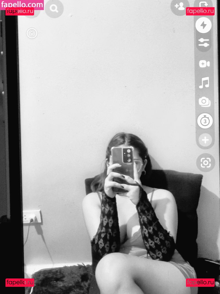 Straw / Strwbrrsh / strawbootyy / strawbystraw Onlyfans Photo Gallery 