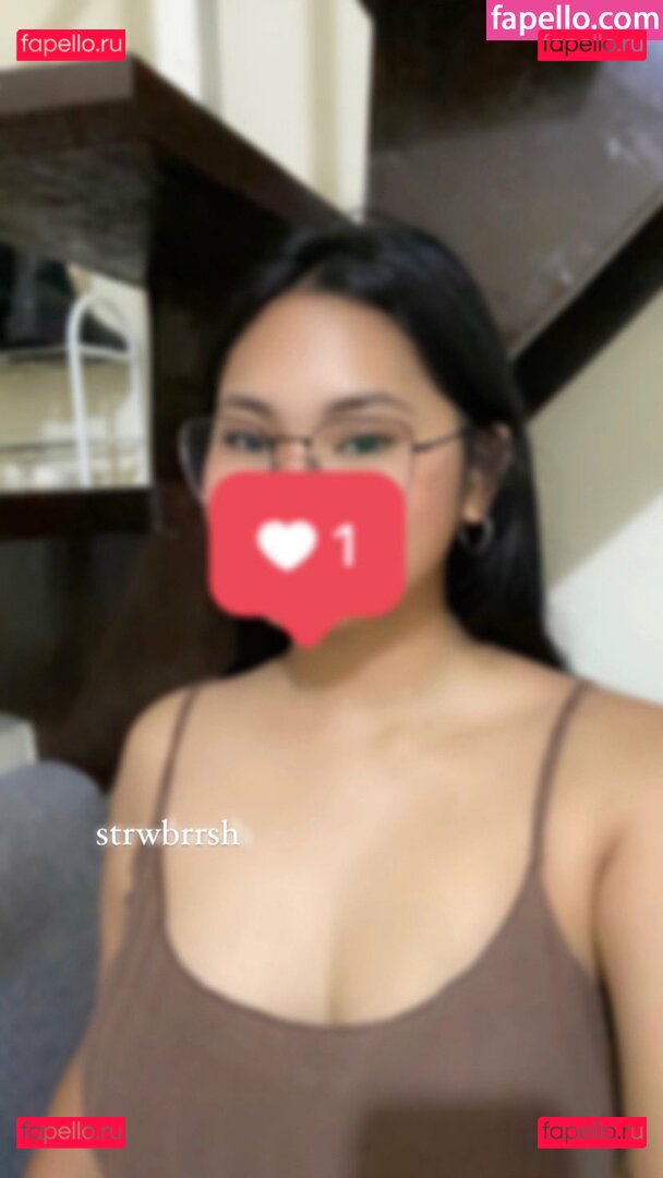 Straw / Strwbrrsh / strawbootyy / strawbystraw Onlyfans Photo Gallery 