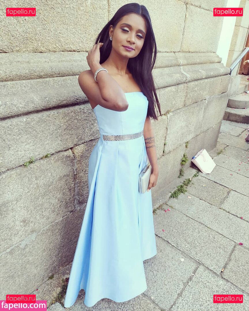 Resha Antony / ellynbabe / ellynxoxxo / reshaantony Onlyfans Photo Gallery 