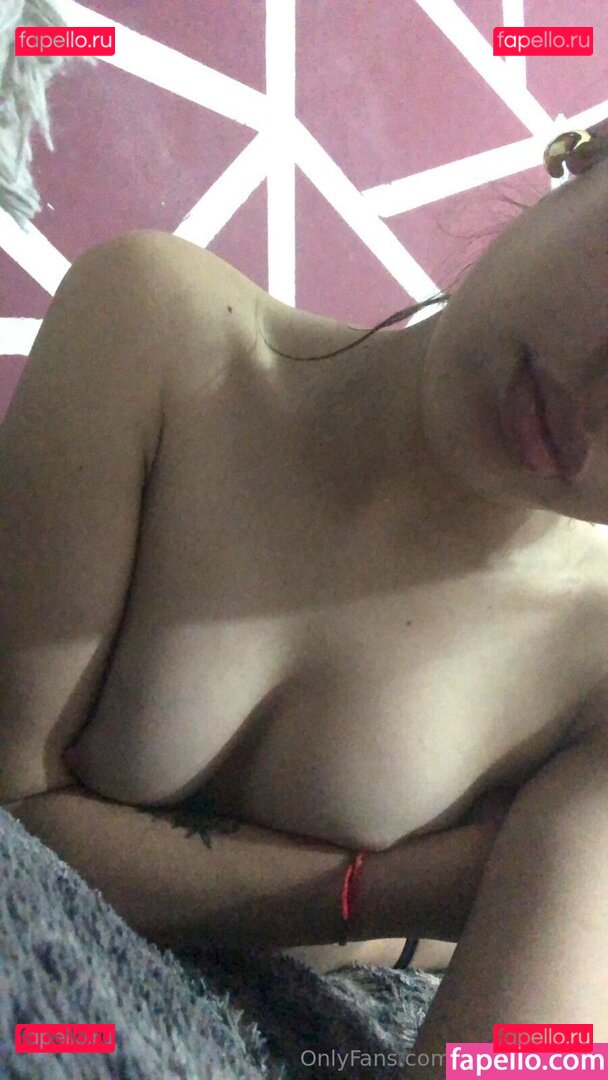 zoefarraxxxs / zoefarrellxx Onlyfans Photo Gallery 