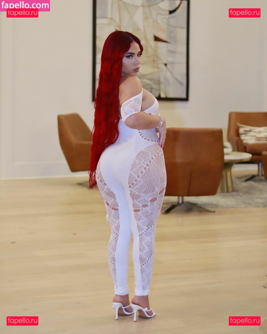 realkarladamaris / thick_gurl101 Onlyfans Photo Gallery 