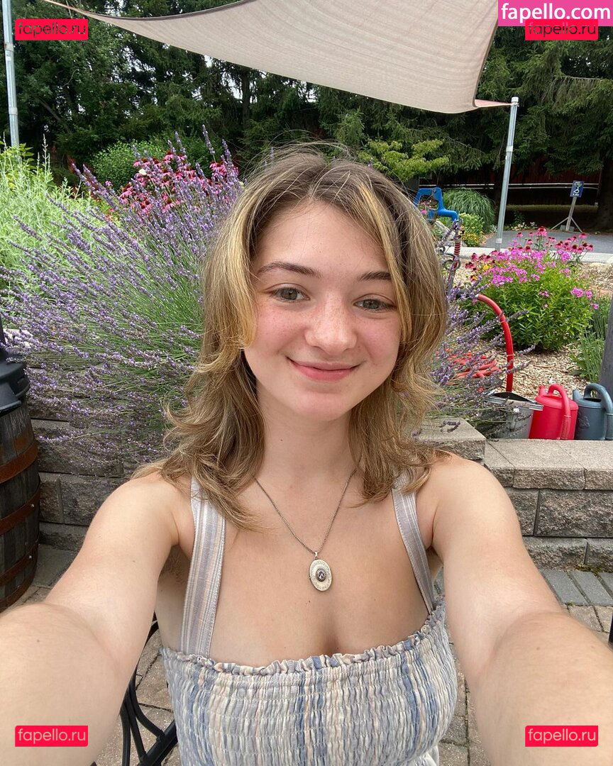 Alyce Fleur / Lolwhatgod / aly.dieu / alycefleur Onlyfans Photo Gallery 