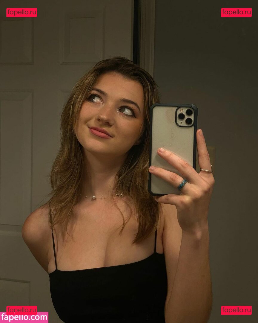 Alyce Fleur / Lolwhatgod / aly.dieu / alycefleur Onlyfans Photo Gallery 