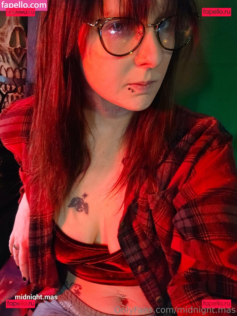 midnight.mas / midnightmassnetflix Onlyfans Photo Gallery 