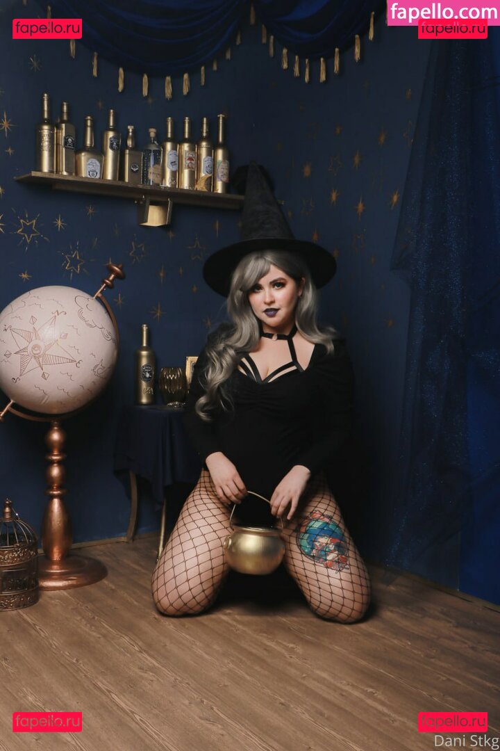 Dani Stocking / StockingCos / danii265 Onlyfans Photo Gallery 