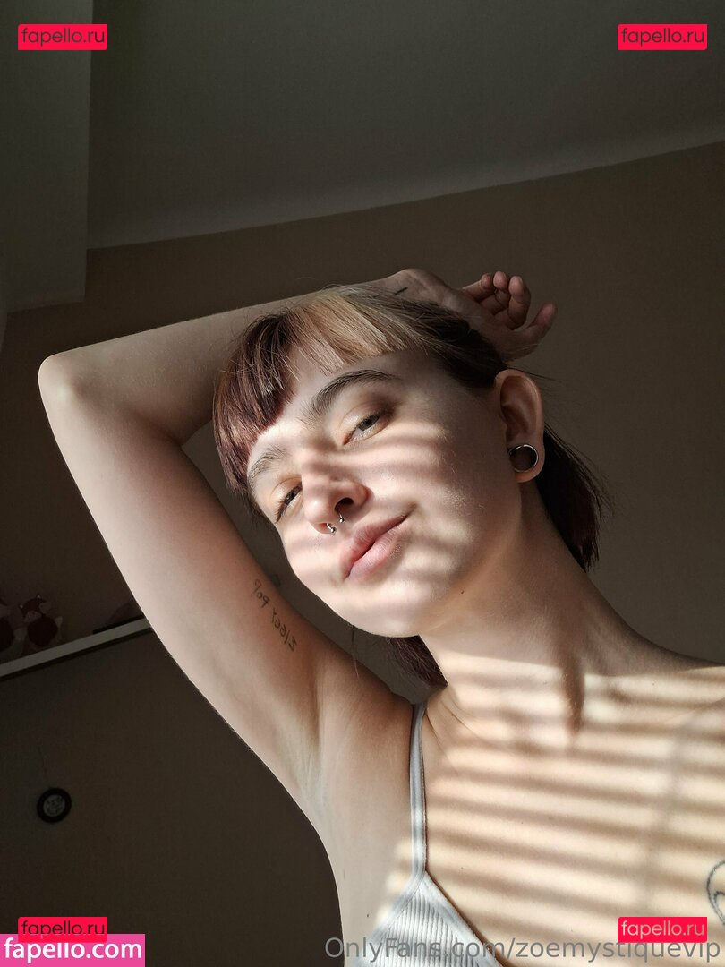 zoe_m1stique.x / zoemystiqueee Onlyfans Photo Gallery 