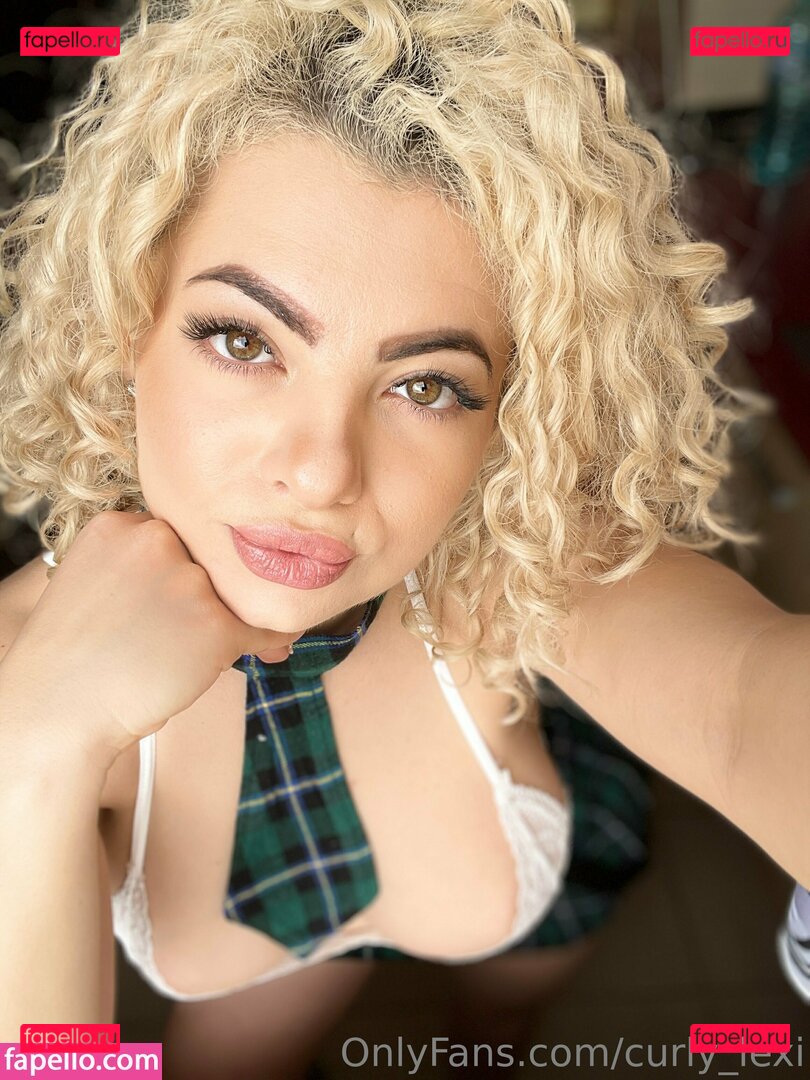 curly_lexi / curly_lexie Onlyfans Photo Gallery 