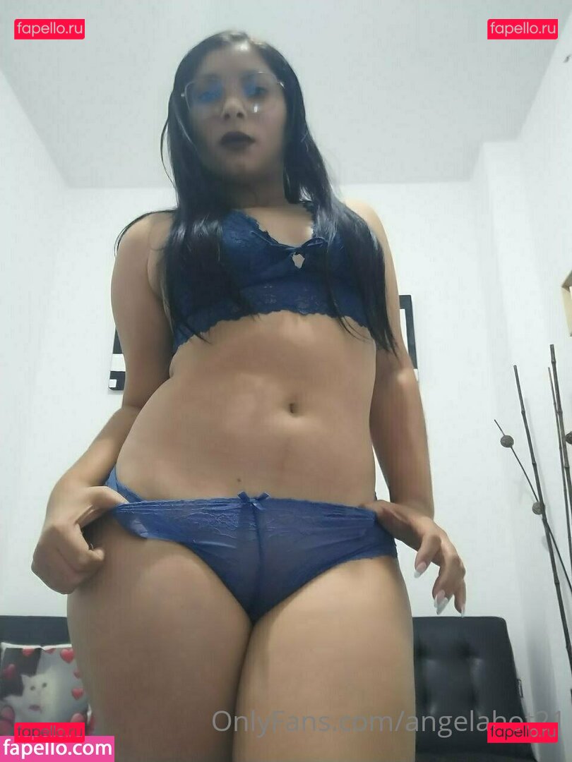 angelahot21 / lilhunee21 Onlyfans Photo Gallery 