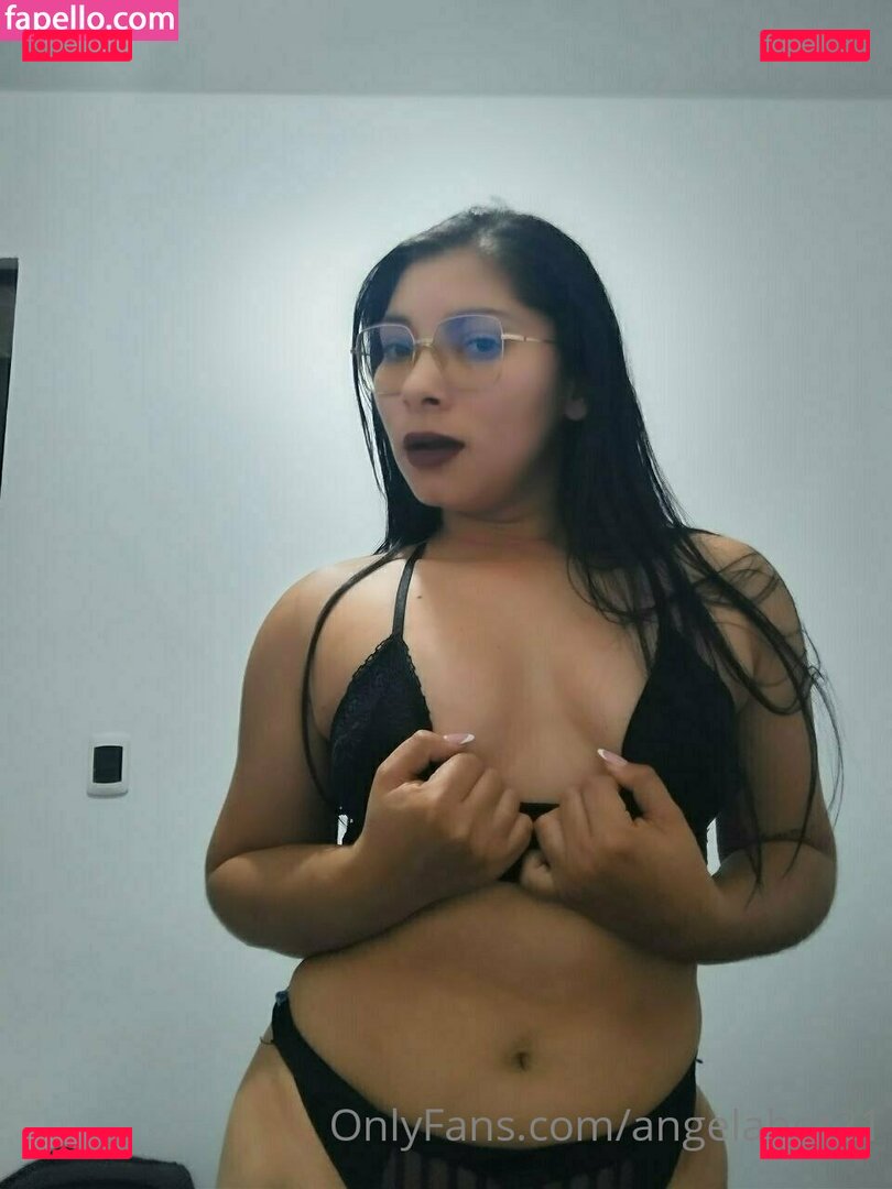 angelahot21 / lilhunee21 Onlyfans Photo Gallery 