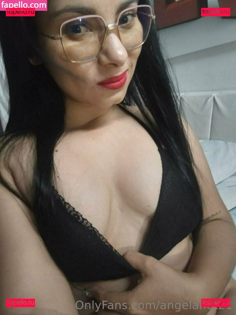 angelahot21 / lilhunee21 Onlyfans Photo Gallery 