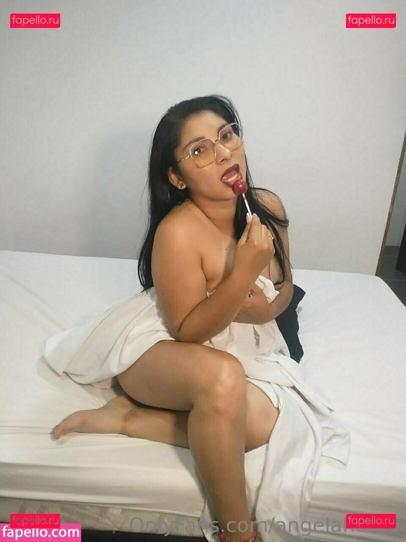 angelahot21 / lilhunee21 Onlyfans Photo Gallery 