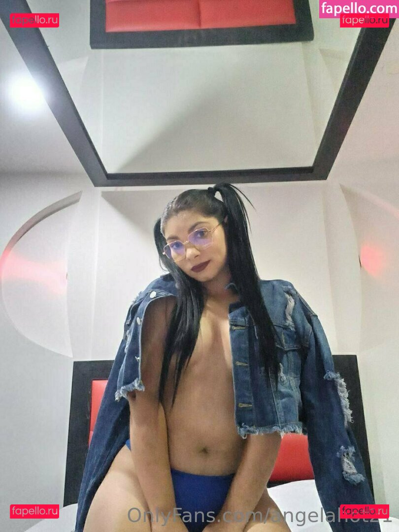 angelahot21 / lilhunee21 Onlyfans Photo Gallery 