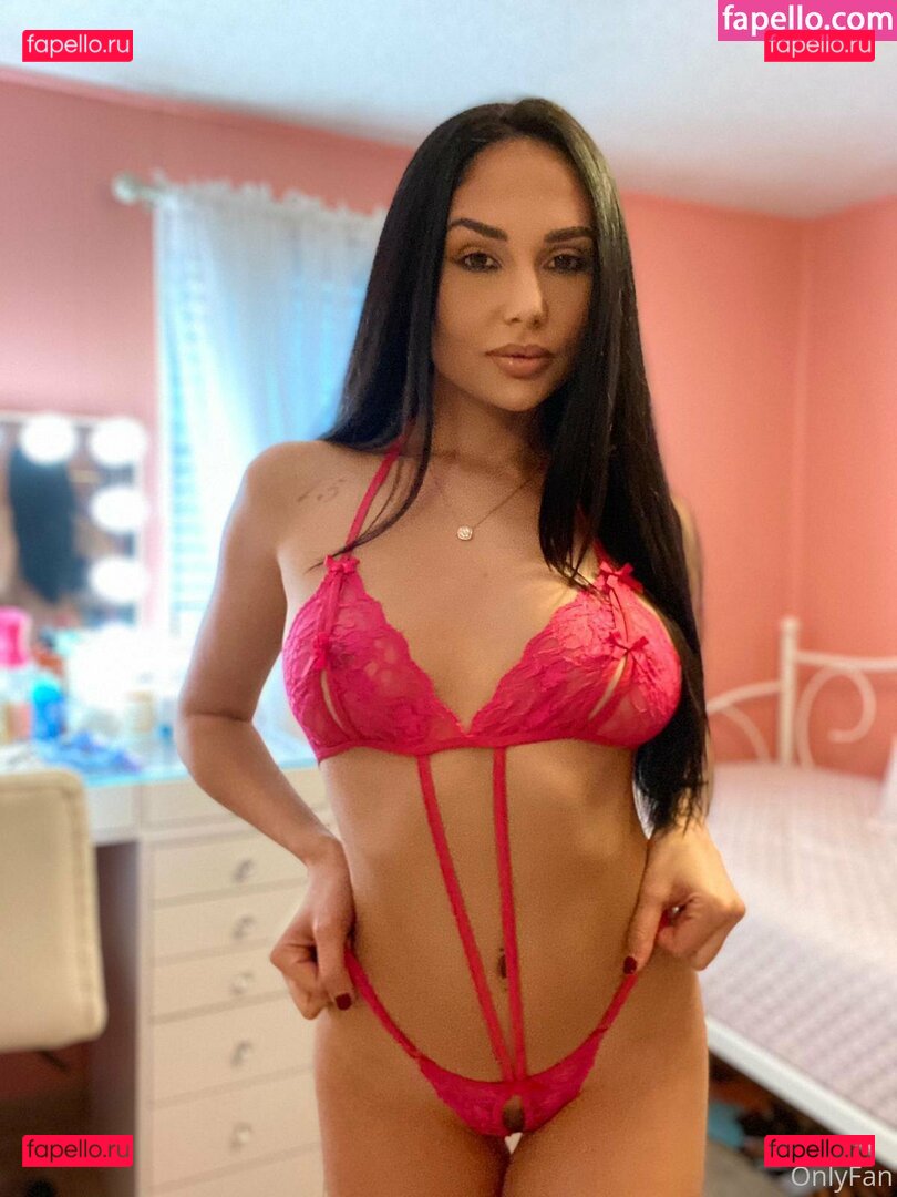 arianamarie / msarianamarie Onlyfans Photo Gallery 