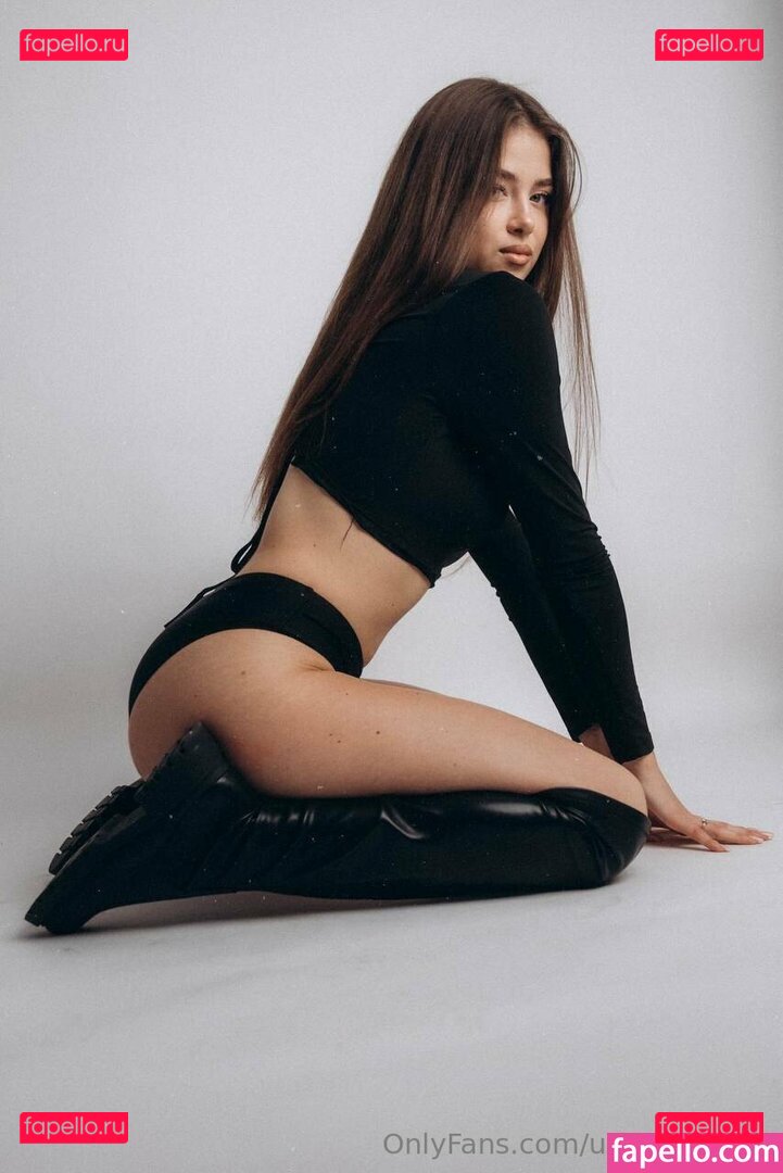 your_baby_model Onlyfans Photo Gallery 