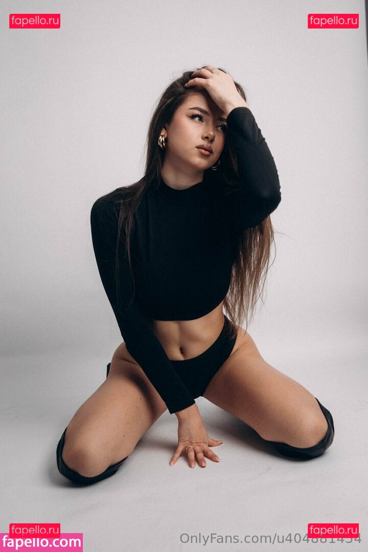 your_baby_model Onlyfans Photo Gallery 