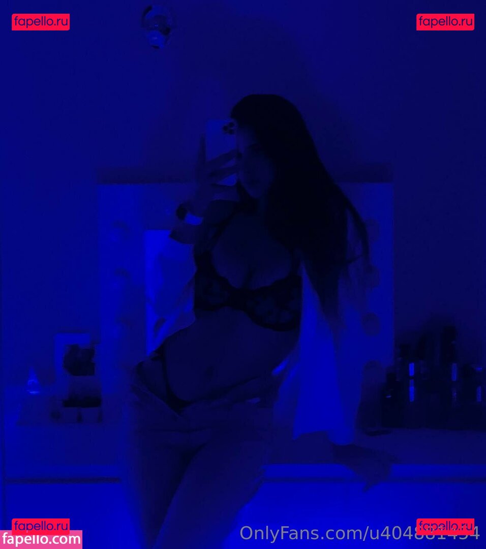 your_baby_model Onlyfans Photo Gallery 