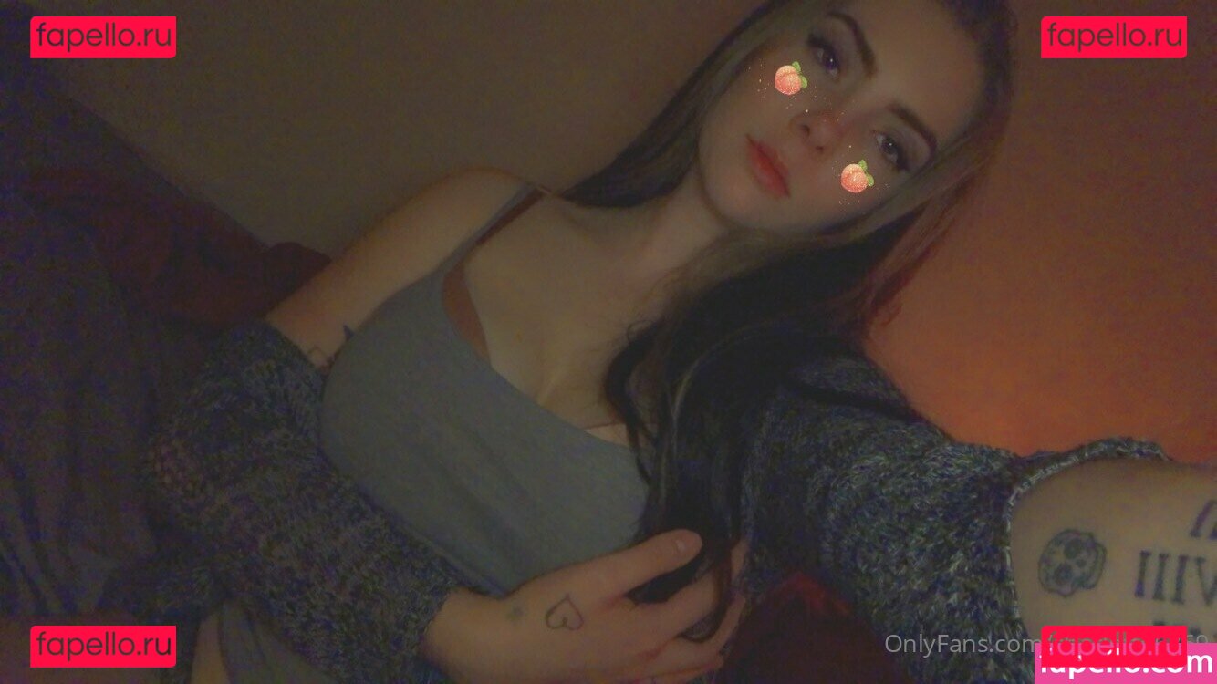 charlotte6869 / emily.hale6869 Onlyfans Photo Gallery 