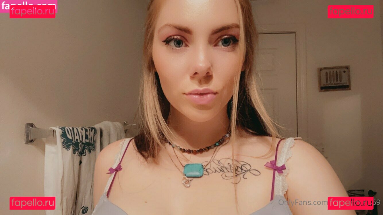 charlotte6869 / emily.hale6869 Onlyfans Photo Gallery 