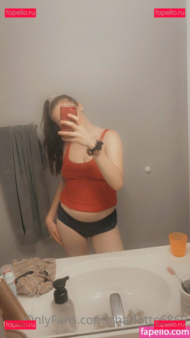 charlotte6869 / emily.hale6869 Onlyfans Photo Gallery 