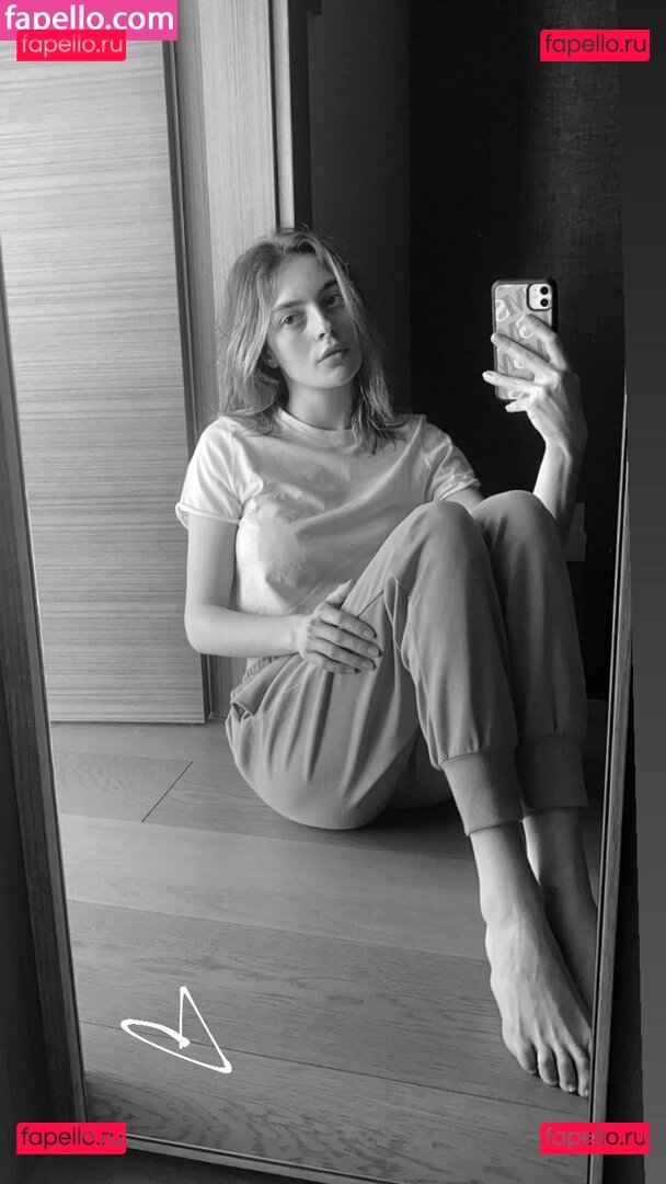 Melis Sezen / melisssezen