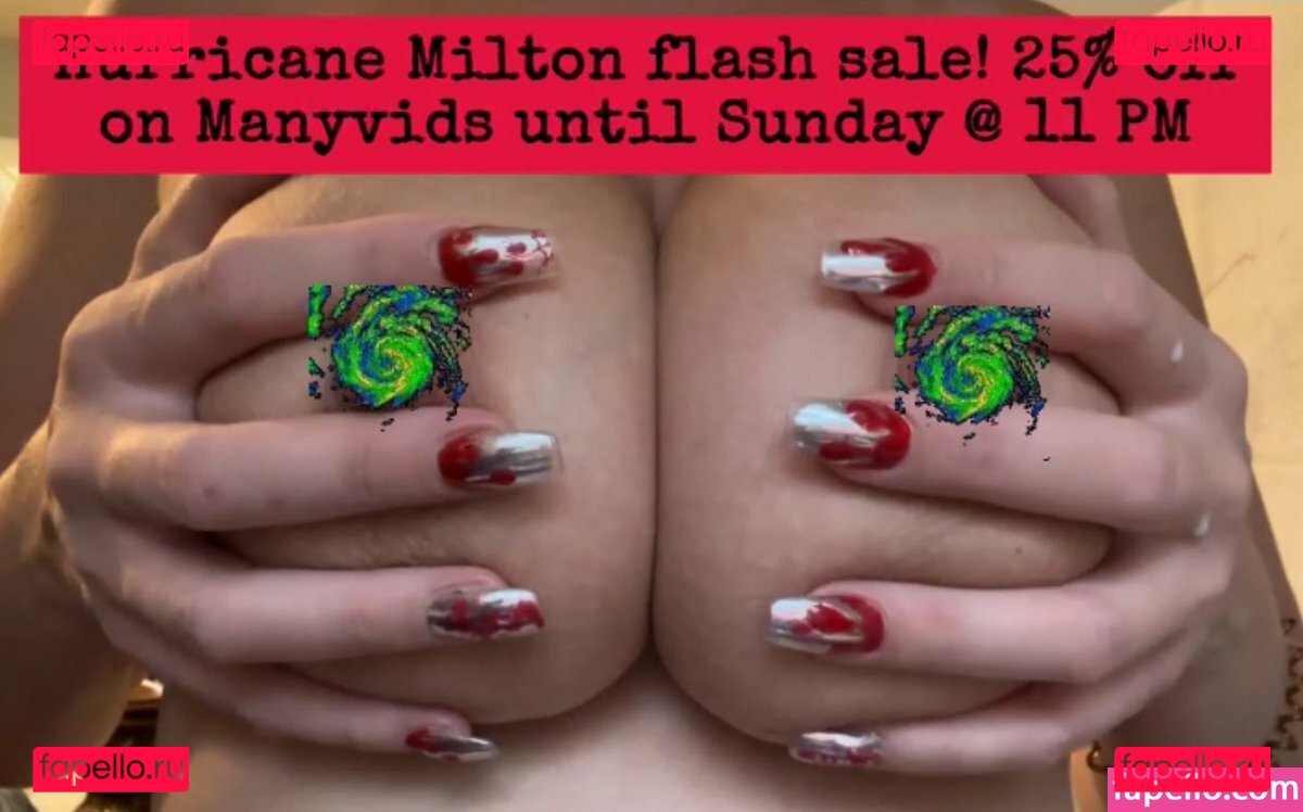 BumpinBaccas / Busty Lactating Milf / https: Onlyfans Photo Gallery 