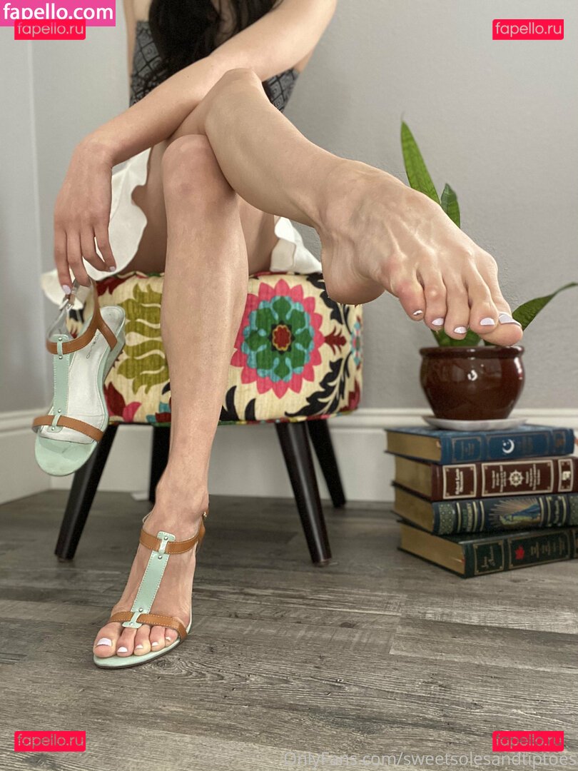 sweetsoles / sweetsolesandtiptoes Onlyfans Photo Gallery 