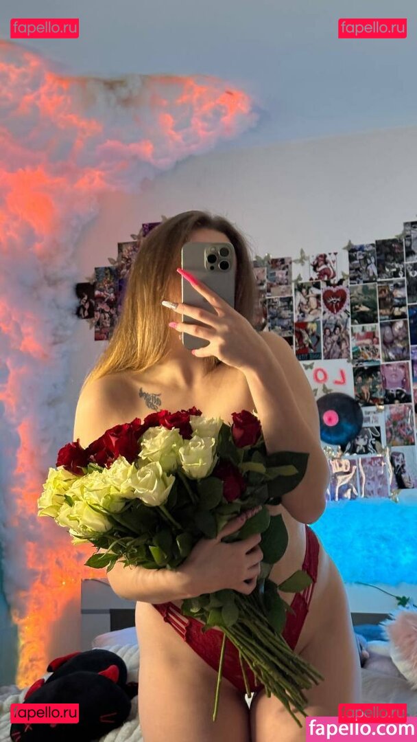mika_tyan Nude Onlyfans Photo 10