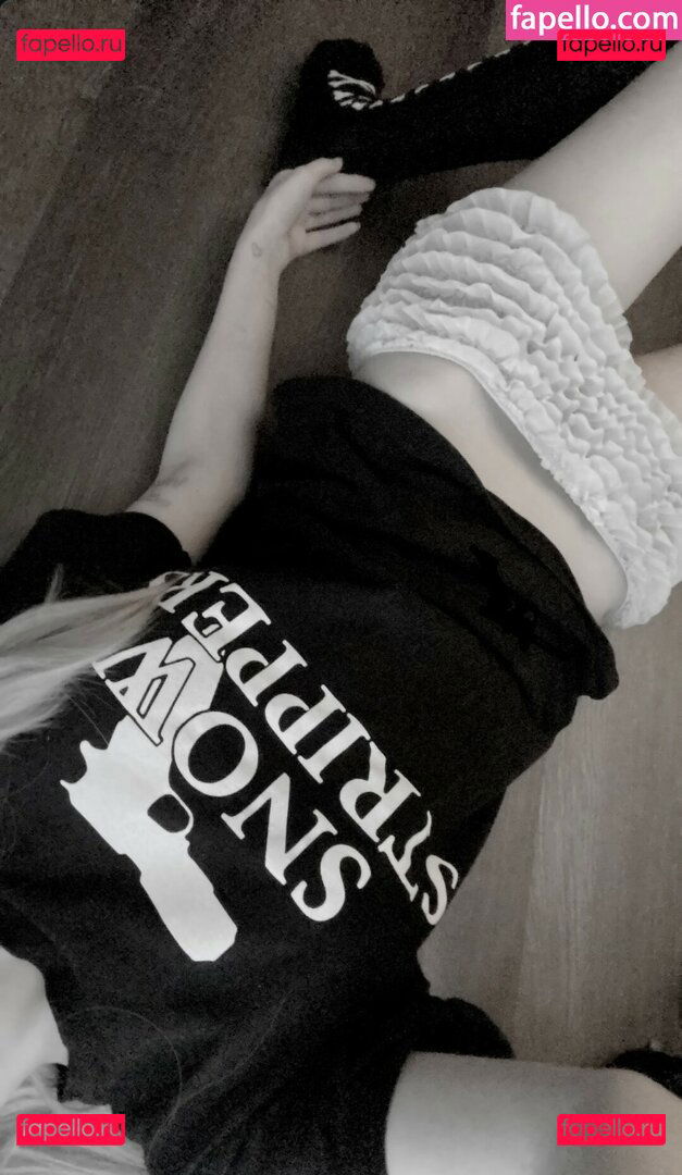 urstitched / veildose / vmvideo Onlyfans Photo Gallery 