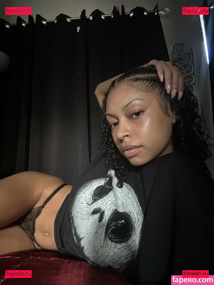 Chas C / Finegalchas / icygalchas Onlyfans Photo Gallery 