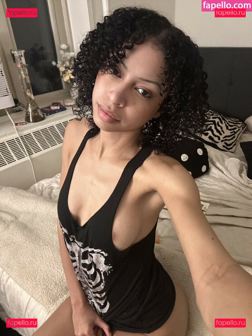 Chas C / Finegalchas / icygalchas Onlyfans Photo Gallery 