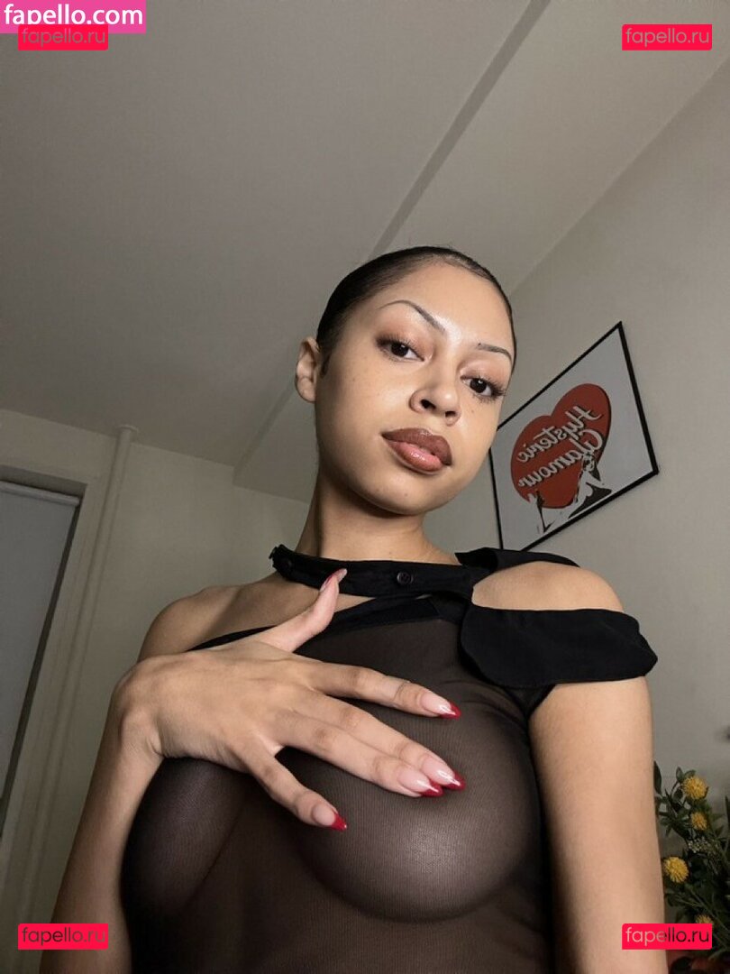 Chas C / Finegalchas / icygalchas Onlyfans Photo Gallery 