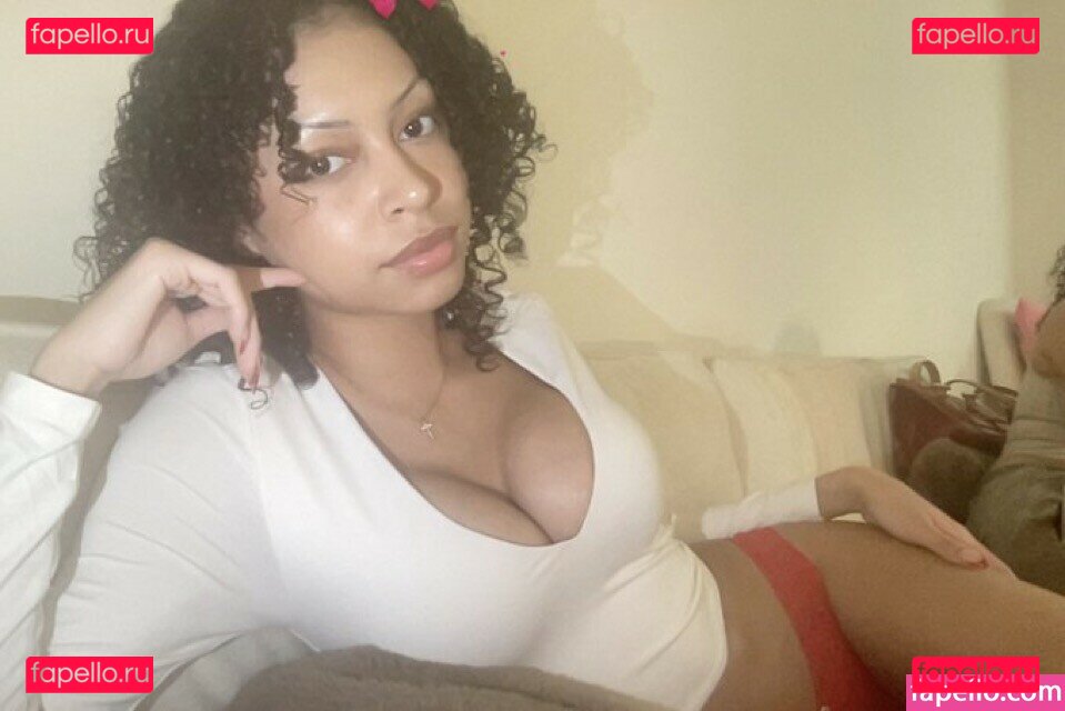 Chas C / Finegalchas / icygalchas Onlyfans Photo Gallery 